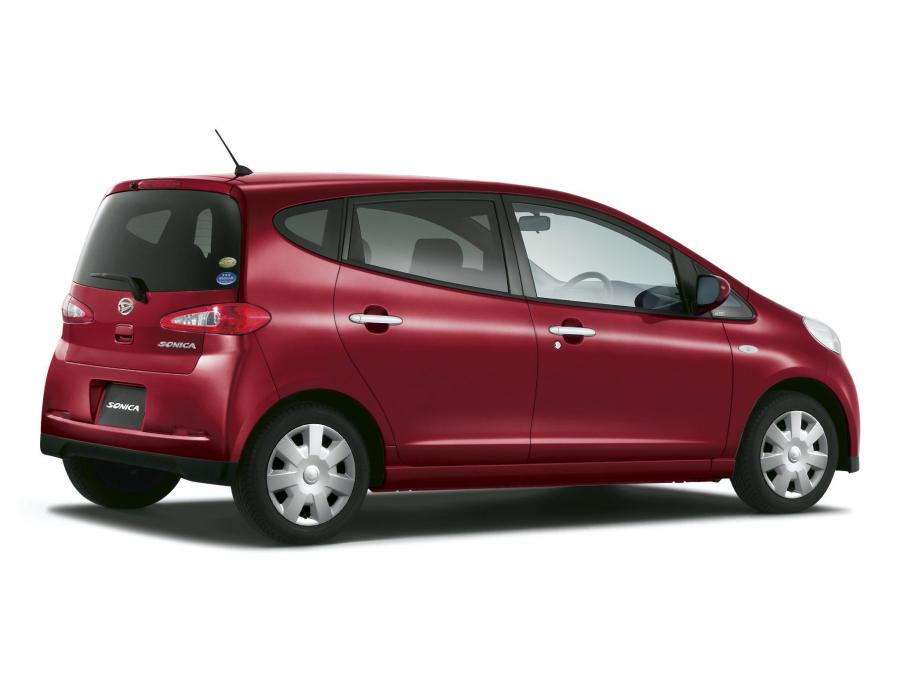  Daihatsu Sonica 2006 года  (фото 4 из 5)